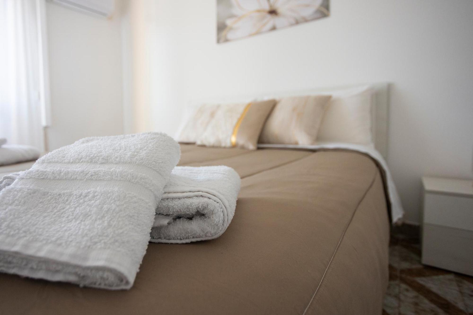 Cama Casa Vacanze - Qui Vivi La Vera Storia Normanna Palermo Eksteriør billede
